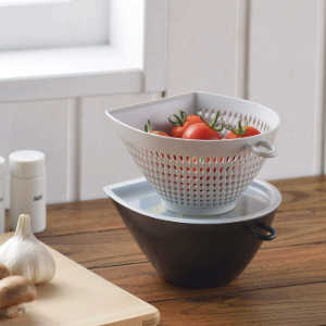 Microwavable Strainer and Bowl with Lid